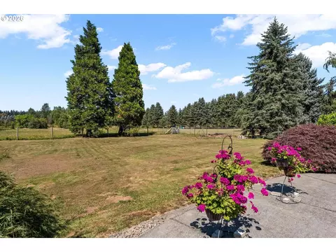 Exterior - 18345 SE Cheldelin Rd, Gresham, OR 97080 photo 7 of 8