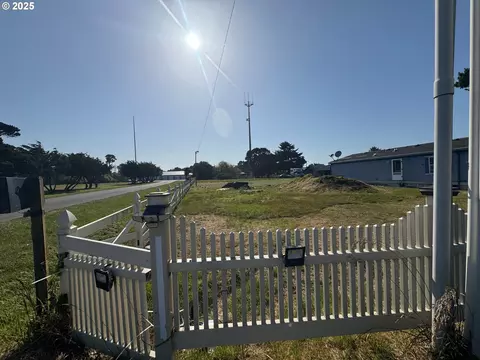 Highway 101, Bandon, OR 97411