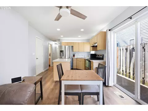 879 SW Junction Pl, Gresham, OR 97080 photo 8