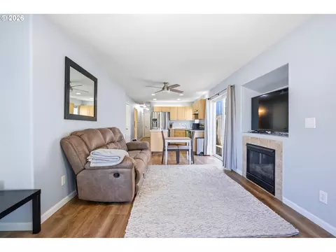879 SW Junction Pl, Gresham, OR 97080 photo 4