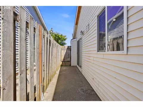 879 SW Junction Pl, Gresham, OR 97080 photo 23