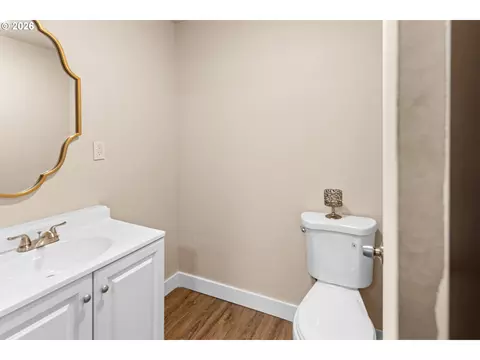 Bath - 11 NE Nelson Dr, Pendleton, OR 97801 photo 3 of 3