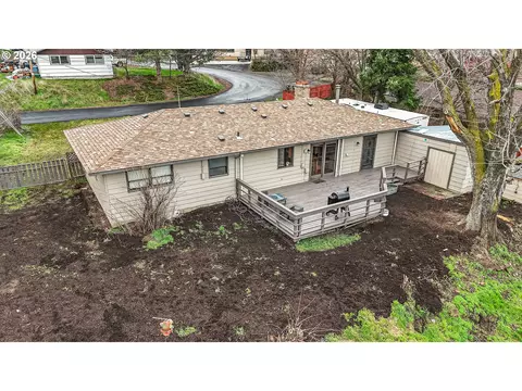 Exterior - 11 NE Nelson Dr, Pendleton, OR 97801 photo 2 of 8