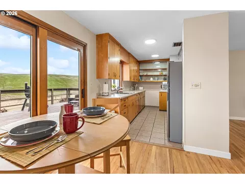 Kitchen - 11 NE Nelson Dr, Pendleton, OR 97801 photo 1 of 4