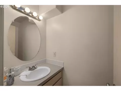 Bath - 101 Cornell Ave, Gladstone, OR 97027 photo 1 of 2