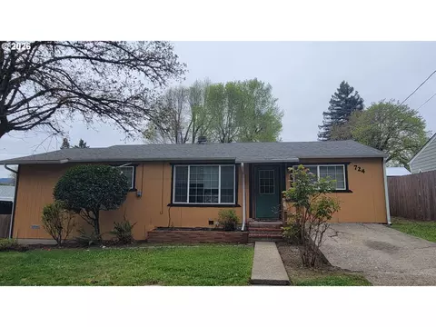 724 NE Laurance St, Myrtle Creek, OR 97457