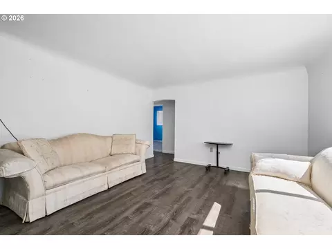 Living - 2760 E St, Springfield, OR 97477 photo 1 of 5