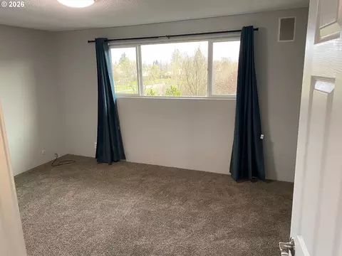 Bedroom - 1935 W 17th Ave #B, Eugene, OR 97402 photo 1 of 6