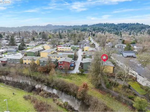 View/Area - 1935 W 17th Ave #B, Eugene, OR 97402 photo 1 of 3