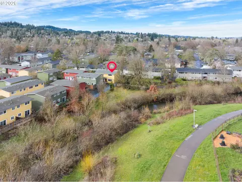 View/Area - 1935 W 17th Ave #B, Eugene, OR 97402 photo 3 of 3
