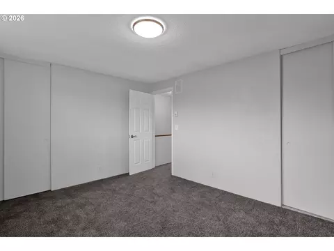 Bedroom - 1935 W 17th Ave #B, Eugene, OR 97402 photo 4 of 6