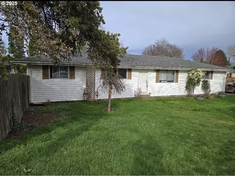 776 SEdwards Dr, Dundee, OR 97115