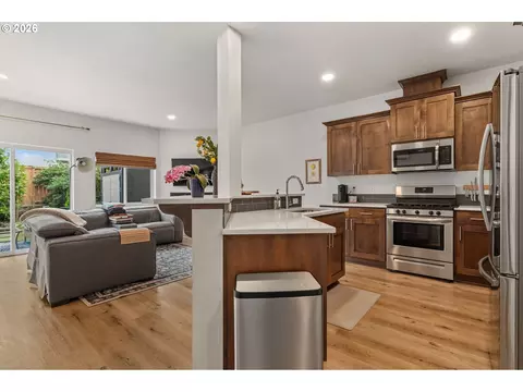 Kitchen - 808 S 23rd Ave, Cornelius, OR 97113 photo 2 of 4