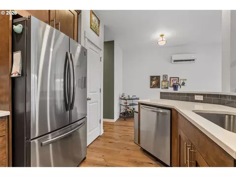 Kitchen - 808 S 23rd Ave, Cornelius, OR 97113 photo 4 of 4