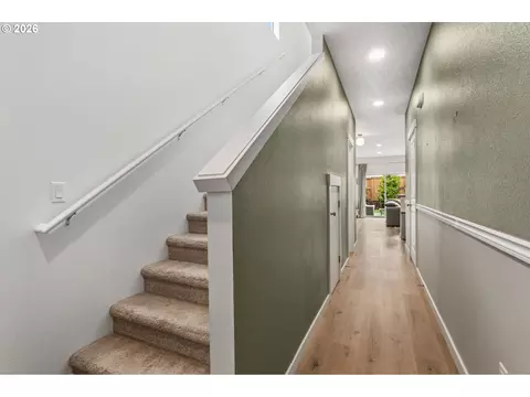 Entry Way - 808 S 23rd Ave, Cornelius, OR 97113 photo 1 of 2