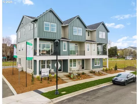 3375 SE White Oak Ave, Hillsboro, OR 97123