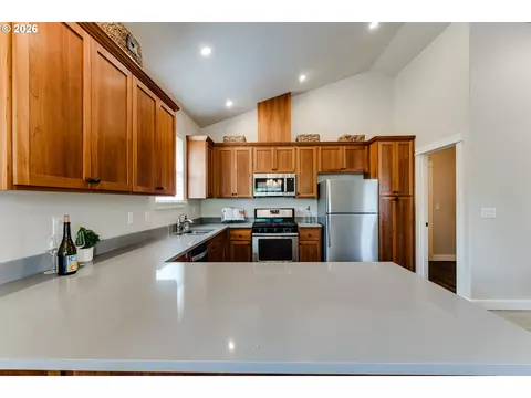 Kitchen - 5409 King Arthur Ct, Eugene, OR 97402 photo 1 of 5