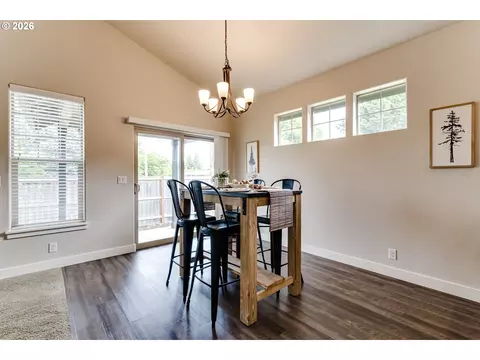 Dining - 5409 King Arthur Ct, Eugene, OR 97402 photo 3 of 3