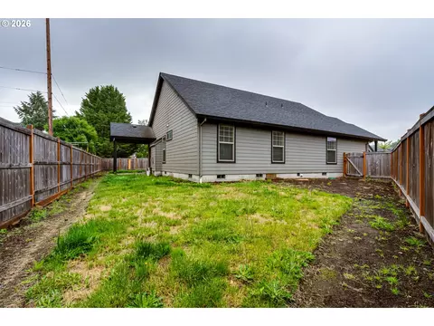Exterior - 5409 King Arthur Ct, Eugene, OR 97402 photo 8 of 8