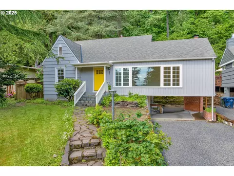 2250 Floral Hill Dr, Eugene, OR 97403