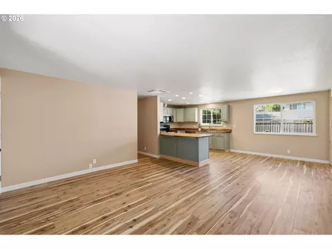 Living - 1705 Brewer Ave, Eugene, OR 97401 photo 2 of 10