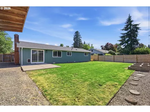 Exterior - 1705 Brewer Ave, Eugene, OR 97401 photo 5 of 11