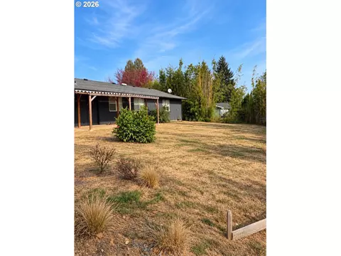 Exterior - 121 Copper Way, Riddle, OR 97469 photo 3 of 5