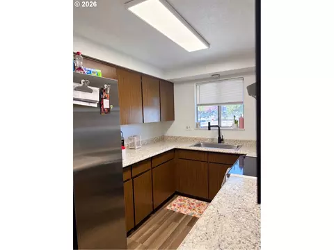 Kitchen - 121 Copper Way, Riddle, OR 97469 photo 1 of 2