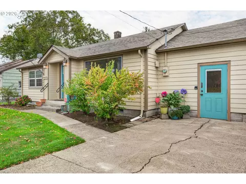 Exterior - 4470 Royal Ave, Eugene, OR 97402 photo 2 of 10