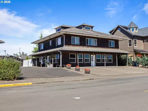 220 NW Spring St, Waldport, OR 97394