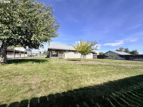 Exterior - 145 Esther Pl, Irrigon, OR 97844 photo 5 of 6