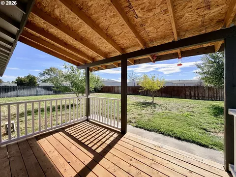 Exterior - 145 Esther Pl, Irrigon, OR 97844 photo 3 of 6