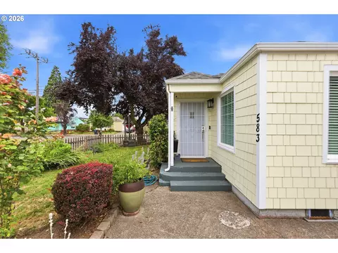 Exterior - 583 17th St, Springfield, OR 97477 photo 1 of 9