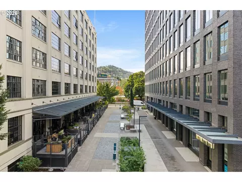 1400 NW Irving St #322, Portland, OR 97209