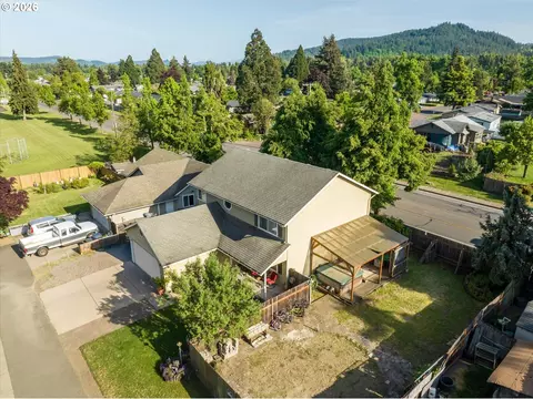 View/Area - 995 Kintzley Ave, Springfield, OR 97478 photo 1 of 4