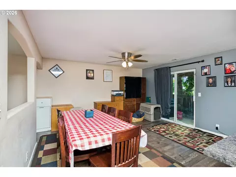 Dining - 995 Kintzley Ave, Springfield, OR 97478 photo 1 of 2
