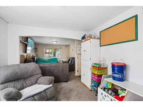 Other - 995 Kintzley Ave, Springfield, OR 97478 photo 5 of 7