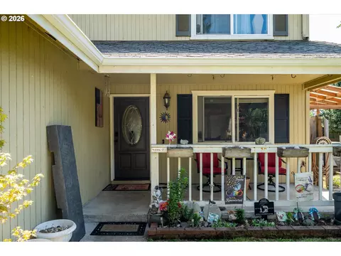 Exterior - 995 Kintzley Ave, Springfield, OR 97478 photo 5 of 14