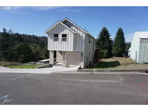 Exterior - 330 Richards Dr, Rainier, OR 97048 photo 2 of 10