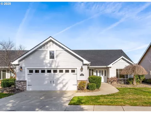 113 Skyhawk Dr, Eagle Point, OR 97524