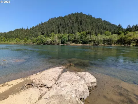 2943 Bullock Rd, Oakland, OR 97462