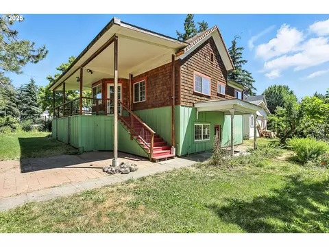 125 NE 4th St, Dufur, OR 97021