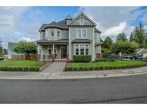 2718 Alder Ridge Dr, North Bend, OR 97459