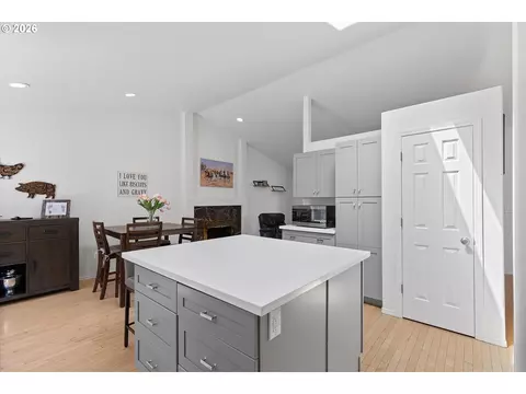 20 NW Wilson Ave, Gresham, OR 97030 photo 9