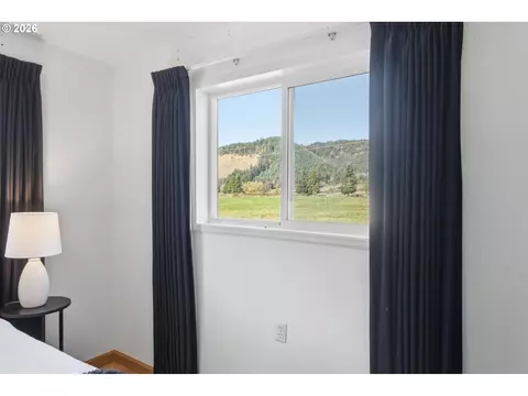 Bedroom - 37109 Row River Rd, Dorena, OR 97434 photo 5 of 5