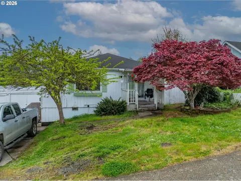 1874 Willow St, Myrtle Point, OR 97458