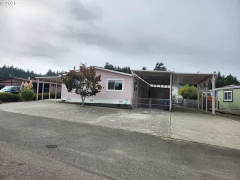 100 River Bend Rd #107, Reedsport, OR 97467