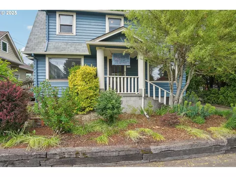 1535 SE Tacoma St, Portland, OR 97202