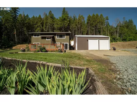 3902 S Myrtle Rd, Myrtle Creek, OR 97457
