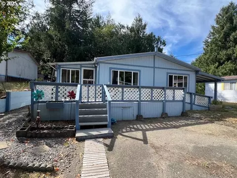 1050 N Cedar Point Rd #B06, Coquille, OR 97423